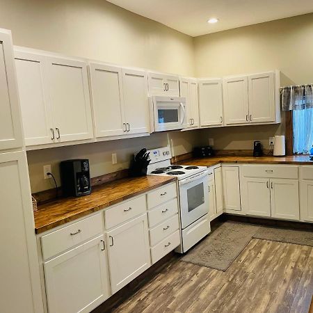 Modern Farmhouse 3 Bed, 2 Bath Apartment, Sleeps 7, Lots Of Space, Steps To Downtown, Honeywell & Eagles Theater Wabash Екстериор снимка